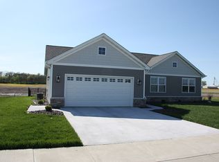 30 Crescent View Ln, Highland, IL 62249