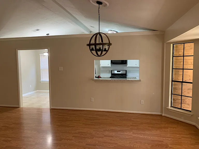 Another view of kitchen & breakfast room from family room