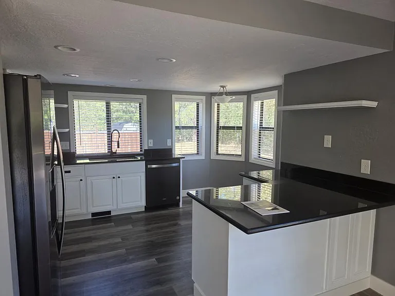 697 E Intervale Rd — Photo 3