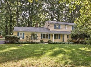 32 Duncott Rd, Fairport, NY 14450