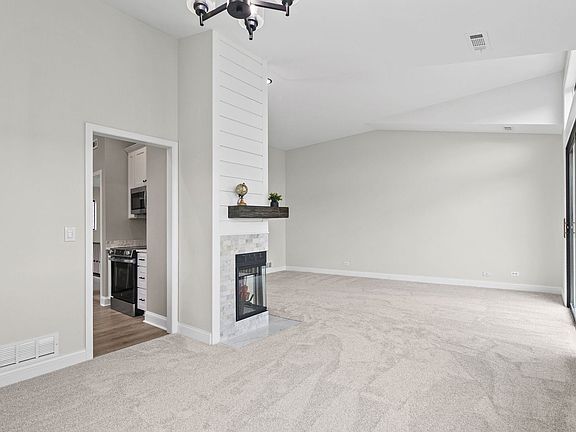 3rd image of 753 Shoreline Rd #0