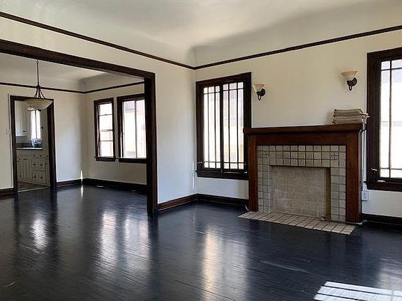 5th image of 236 N Kenmore Ave #1/2