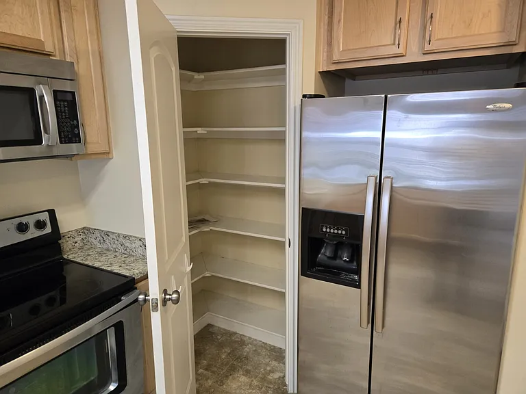 Walk in pantry
