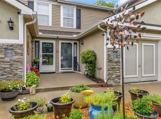 513 SW Shadow Glen Dr, Blue Springs, MO 64015