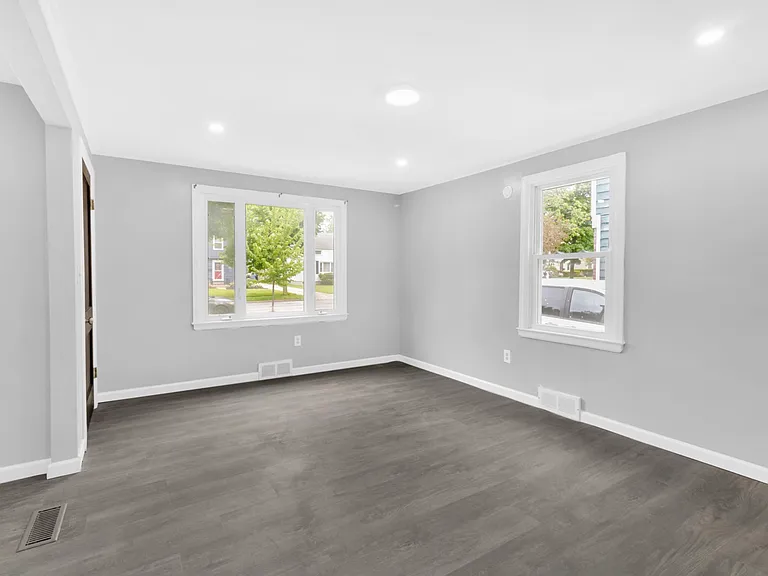 142 Stevenson Blvd — Photo 7