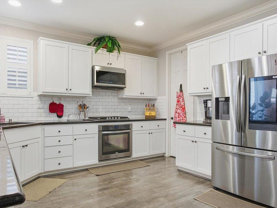 1st image of 125 Lusitano Way