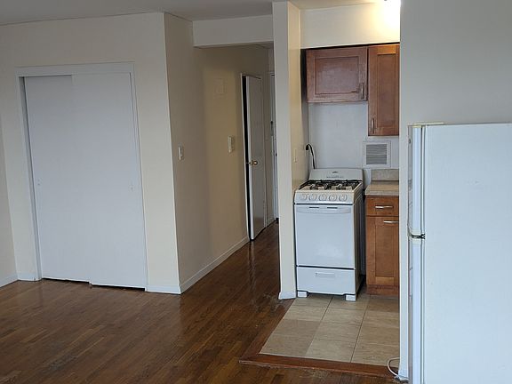 5th image of 86-19 Elmhurst Ave #4C