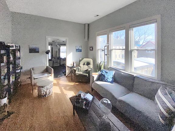 4th image of 2137 N Maplewood Ave Unit 2R