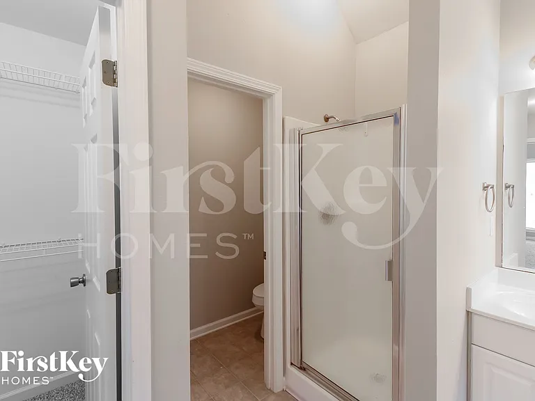 104 Mayfair Ln — Photo 8