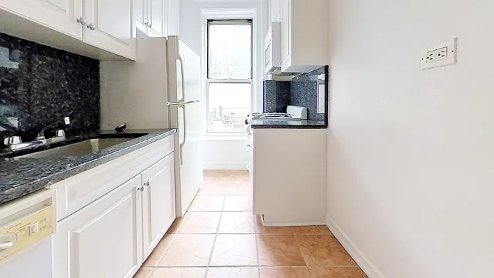 Rented by Bond New York | media 5