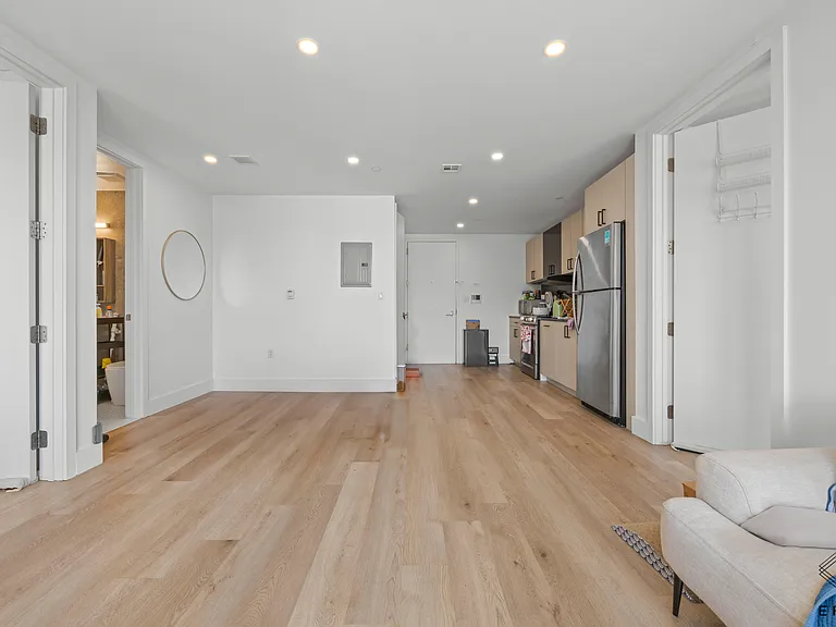 2045 Ocean Ave #503 — Photo 7