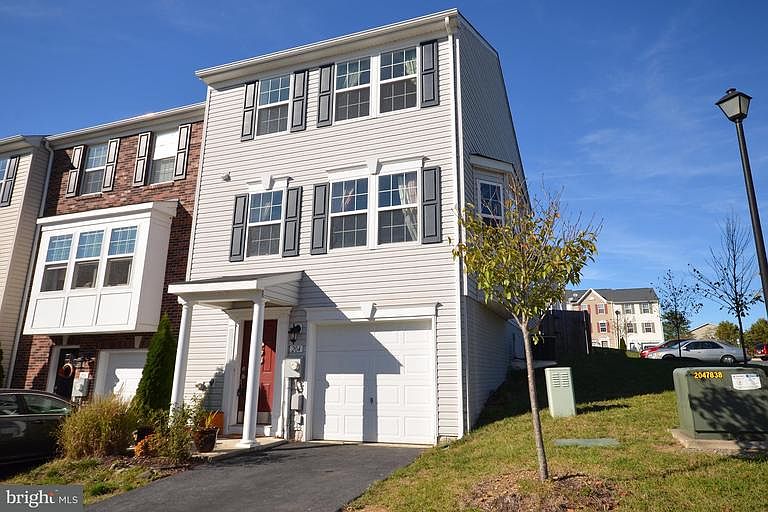 1st image of 204 Monticello Sq