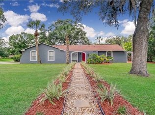 1404 N Riverhills Dr, Temple Terrace, FL 33617