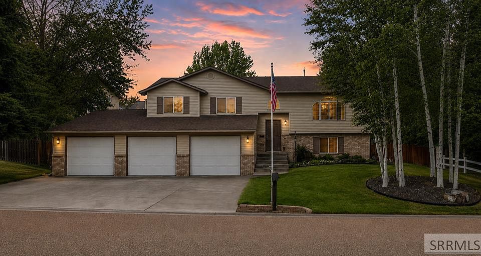 1st image of 2312 E Oakmont Dr