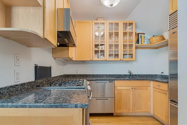 Rented by Douglas Elliman | media 5