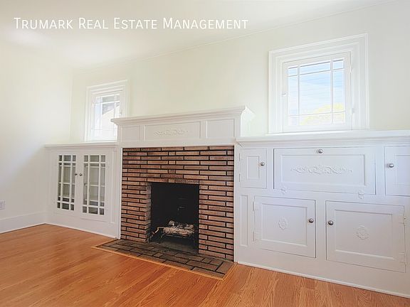 5th image of 921 E Lexington Dr