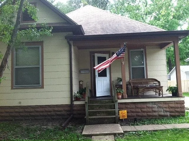 303 S Cottage Grove Ave photo 1