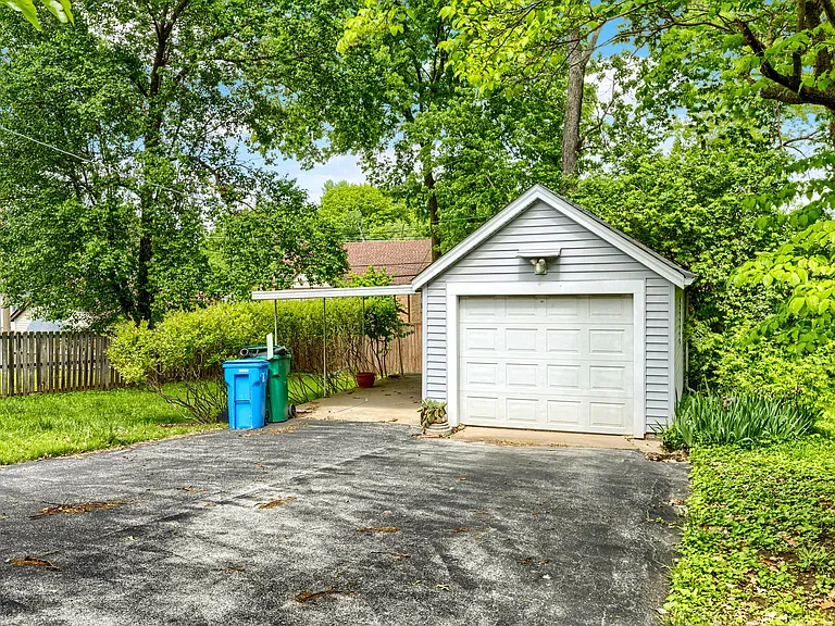 12 Spring Dr — Photo 21