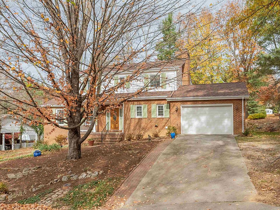 1st image of 1409 Hillcrest Dr