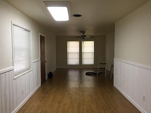 2nd image of 3905 Wedgway Dr