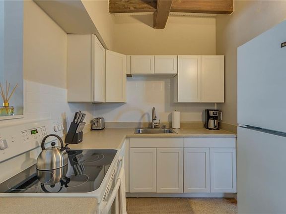 5th image of 61 Baymont St #D