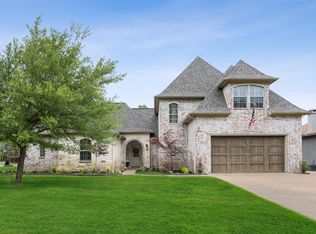 204 Saint Andrews Dr E, Mabank, TX 75156