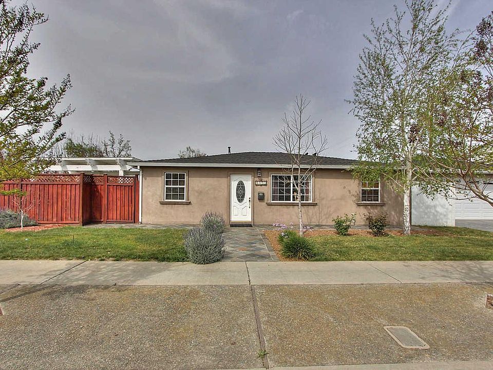 1st image of 1695 Hillsdale Ave