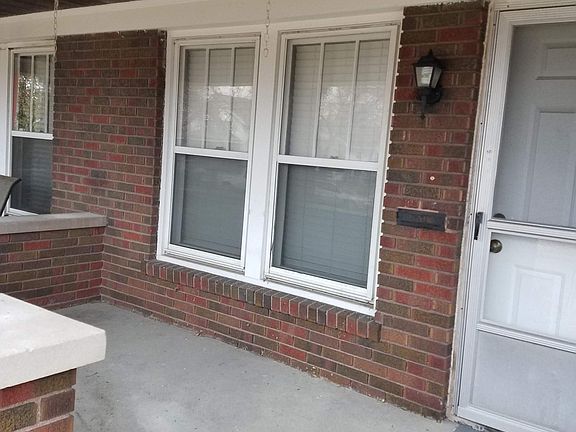 3rd image of 923 N Bancroft St
