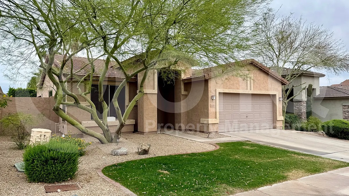 Building Photo - 16609 S 16th Dr