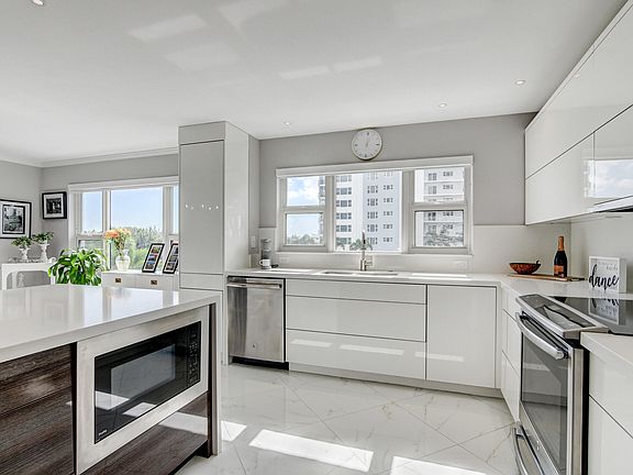 4th image of 200 Macfarlane Dr APT 306