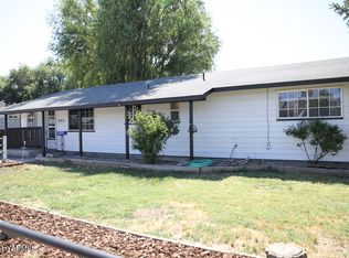 240 Blossom Dr, Moxee, WA 98936