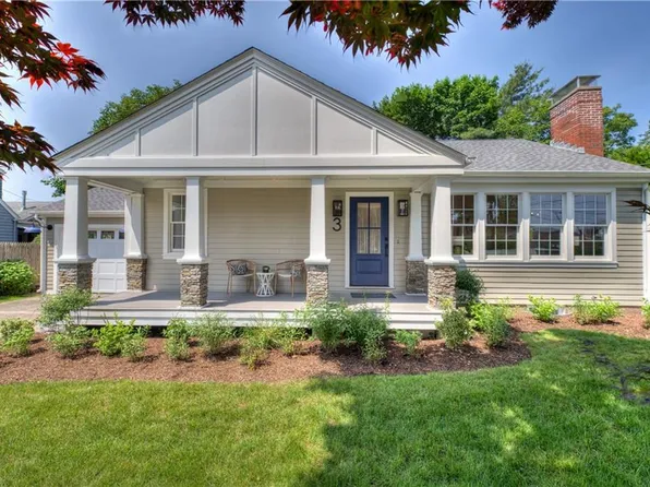 3 Tyler Point Rd, Barrington, RI 02806