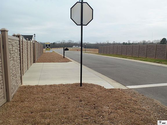 2nd image of 601 Bella Vista Loop