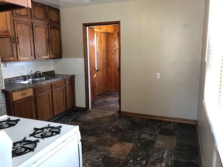 723 Hartman Ave — Photo 7