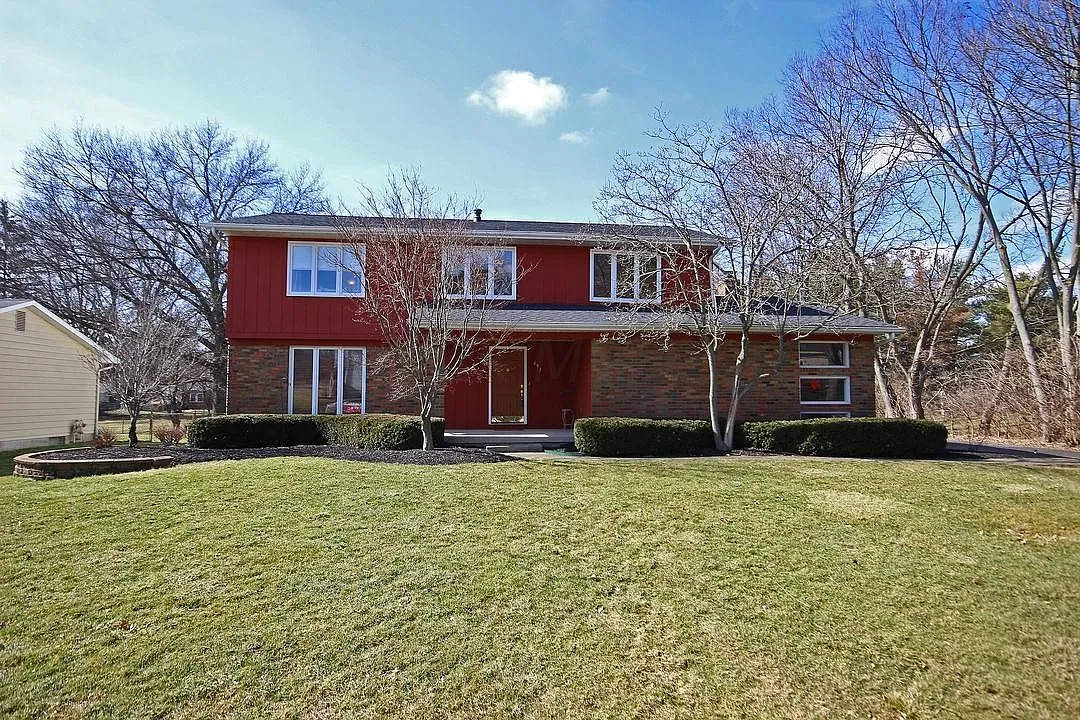 693 Strawberry Hill Rd W photo 1