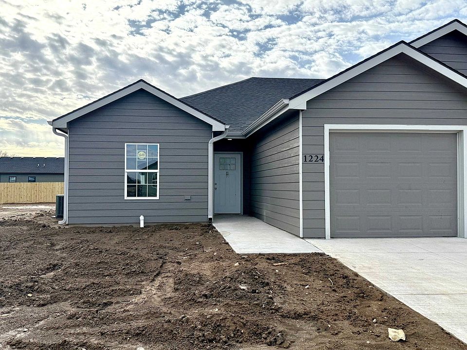 1st image of 1224 Fountain Dr