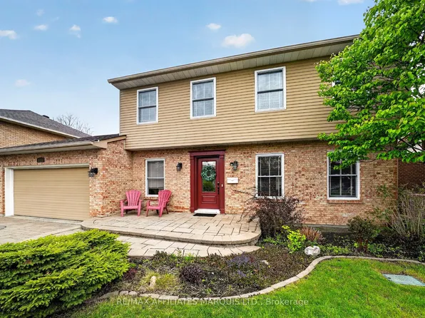 1613 Blakely Dr, Cornwall, ON K6J 5K5