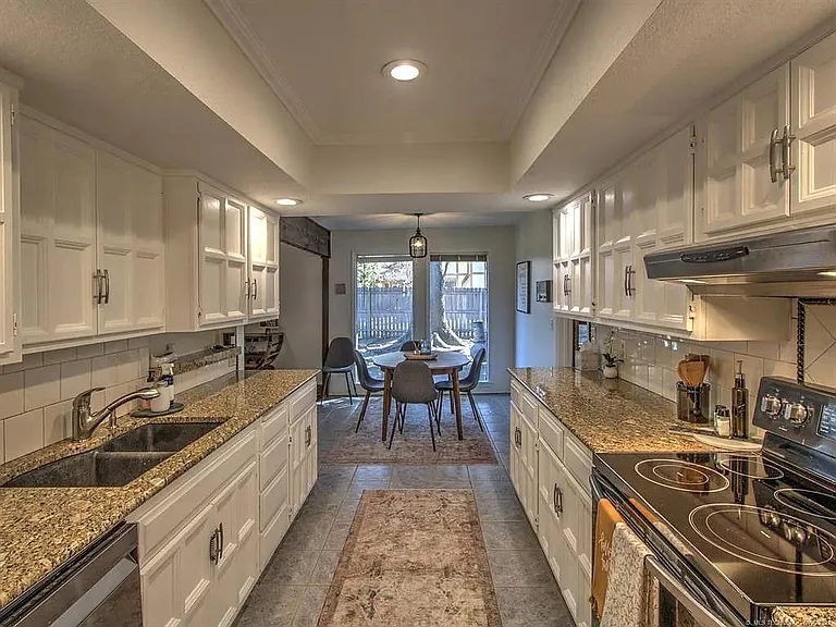 8917 S 70th East Ave — Photo 10