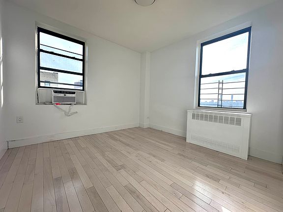 4th image of 4113 Broadway #11C