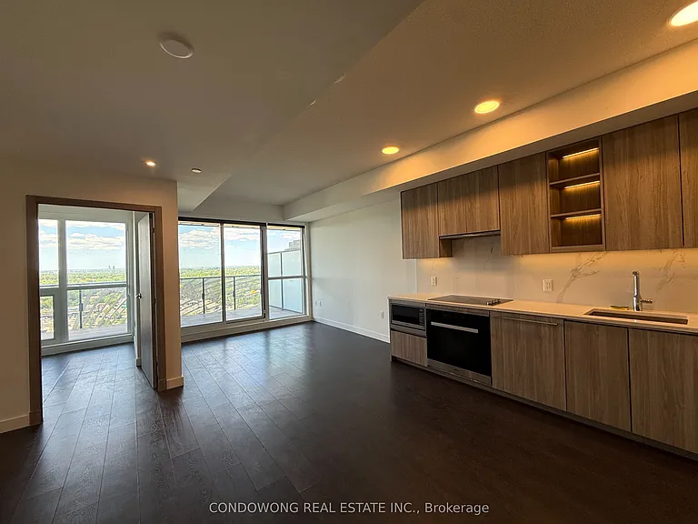 25 McMahon Dr #1807 — Photo 2