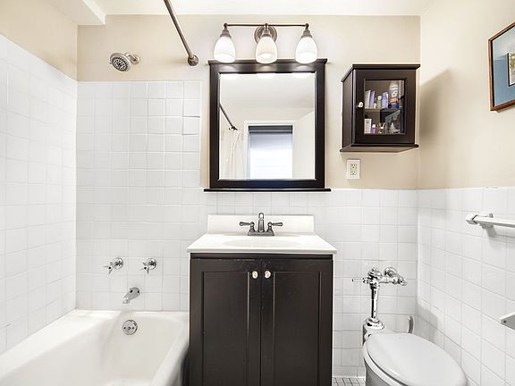 4th image of 175 W 13th St APT 9A