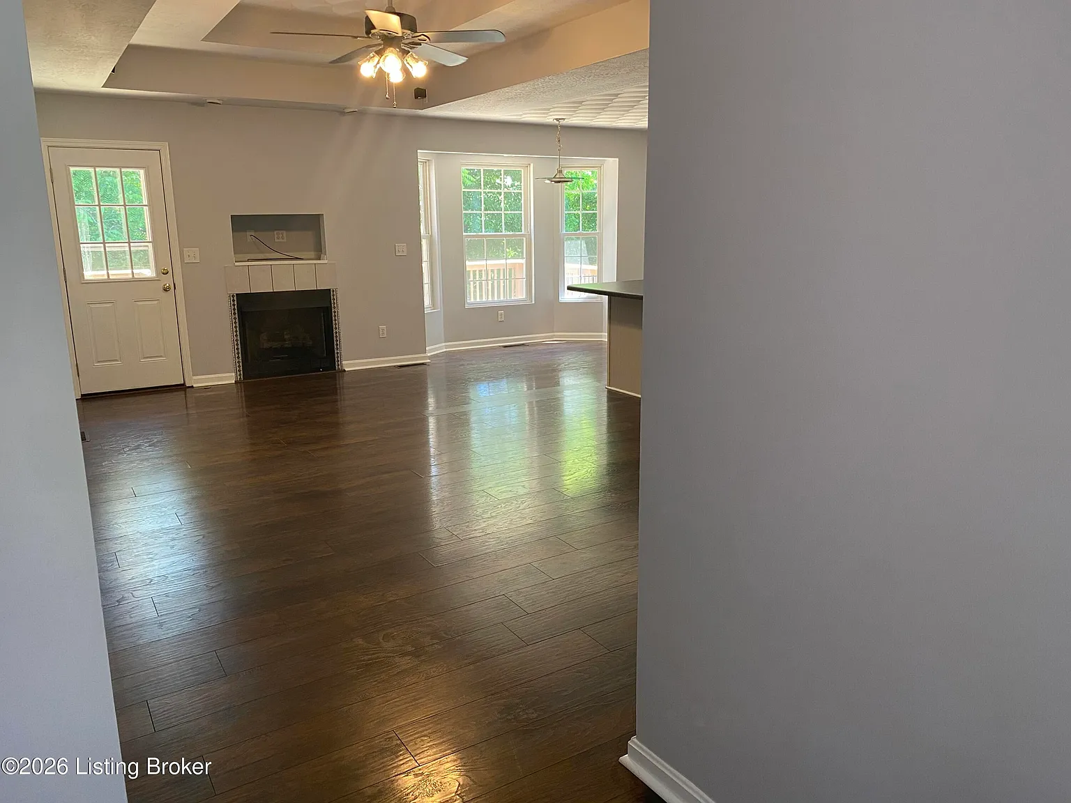 3 bed, 2.0 bath, 1257 sqft, $2,000 — Photo 4