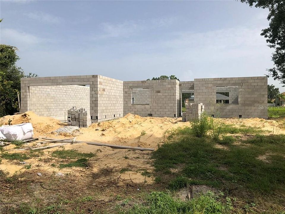 1st image of 165 Aurelia Ct