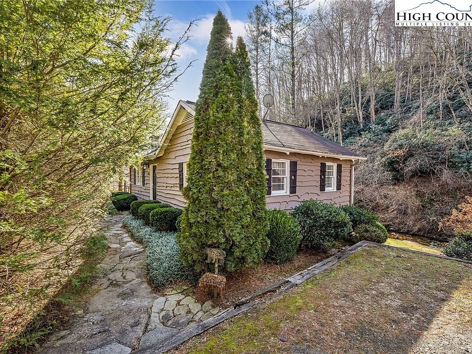 1st image of 2862 Lower Nettle Knob Road