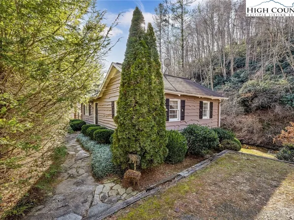 2862 Lower Nettle Knob Road, West Jefferson, NC 28694