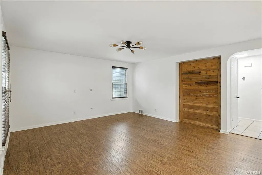 4 bed, 1488 sqft, $2,900 — Photo 4