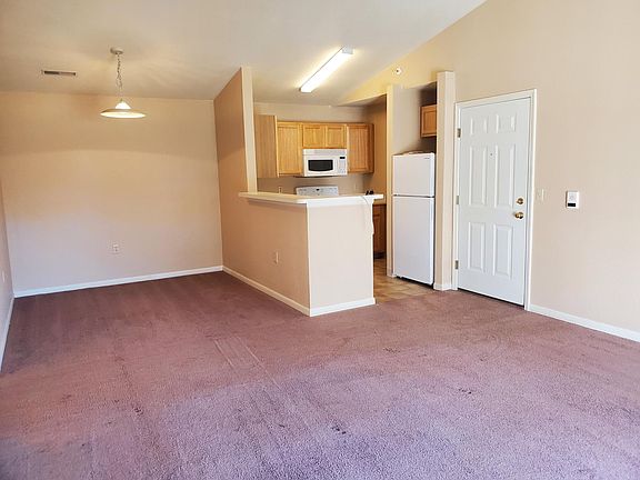 5th image of 722 Tumbleweed Ln #207