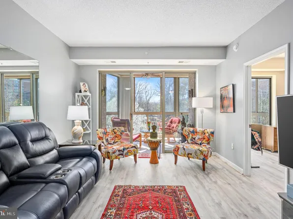 19355 Cypress Ridge Ter Unit 422, Leesburg, VA 20176