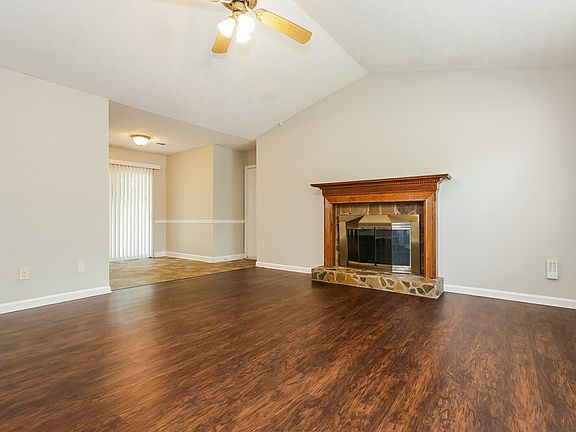 4th image of 225 River Birch Dr
