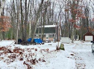 W12330 E Bedora Ct, Crivitz, WI 54114